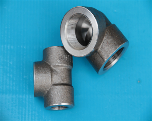 NPT THREADED CARBON STEEL PIPE TEE